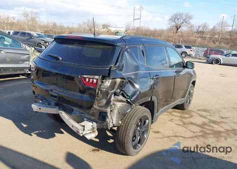 2019 Jeep Compass Altitude 4X4 z USA, uszkodzony, nr VIN 3C4NJDBB8KT623171